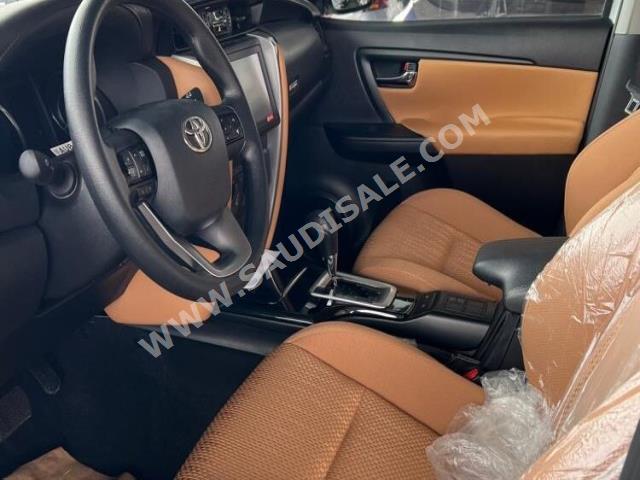 2023 تويوتا فورشنر جي اكس