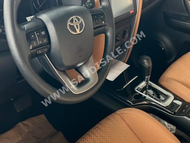 2023 تويوتا فورشنر جي اكس