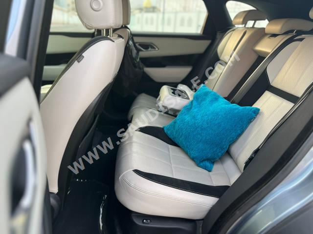 2018 لاند روفر رينج روفر فيلار أر - دايناميك