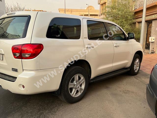 2016 تويوتا سكويا