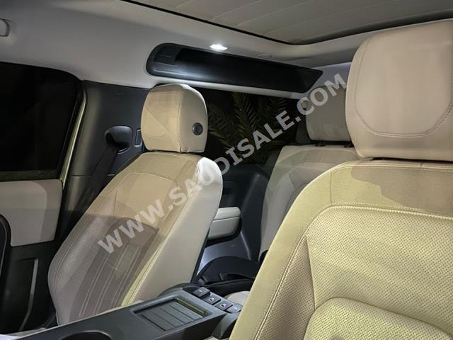 2021 لاند روفر ديفيندر