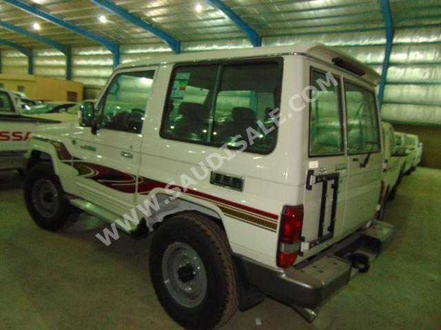 2015 تويوتا لاند كروزر ربع