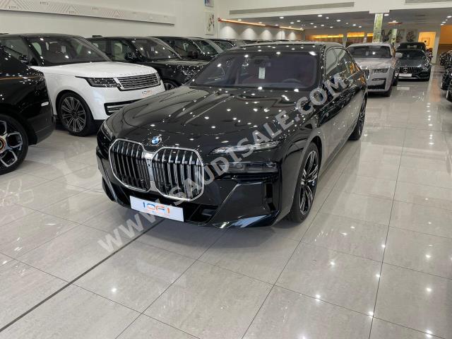 2023 بي ام دبليو الفئة السابعة 735 إل أي