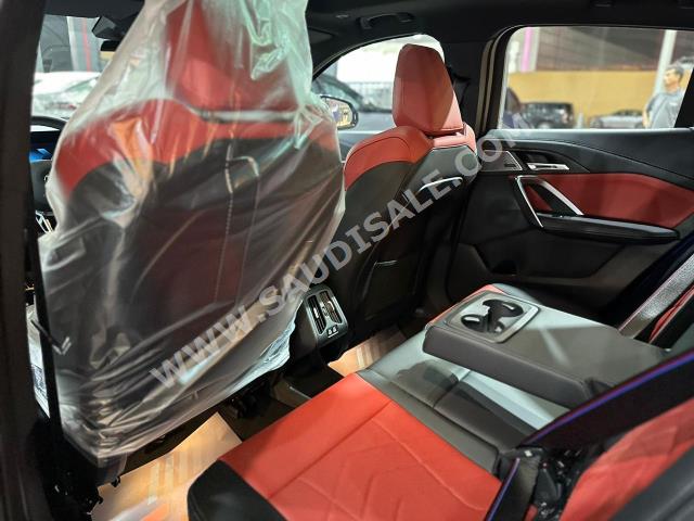 2024 بي ام دبليو الفئة اكس 2