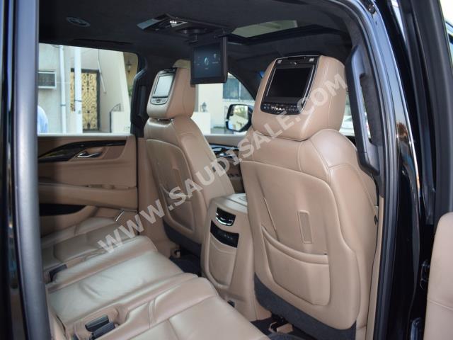 2018 Cadillac Escalade Platinum