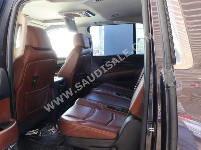 2015 كاديلاك اسكاليد