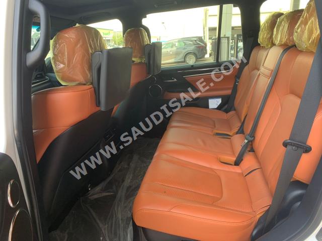 2020 لكزس إل إكس 570 اس