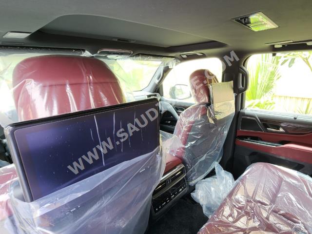 2023 لكزس إل إكس 600