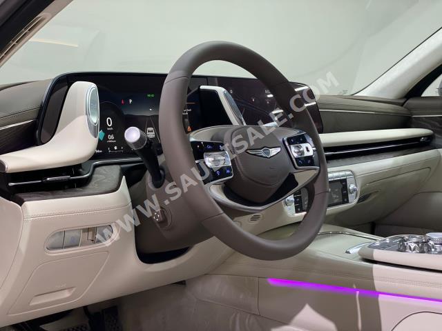 2023 Genesis G 90