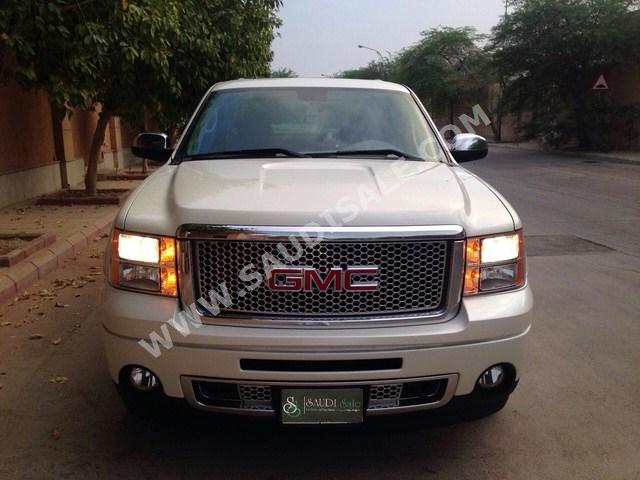 2013 GMC Sierra Denali