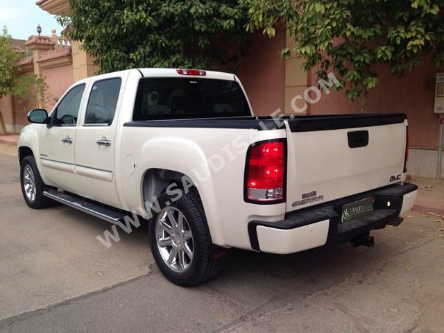 2013 GMC Sierra Denali
