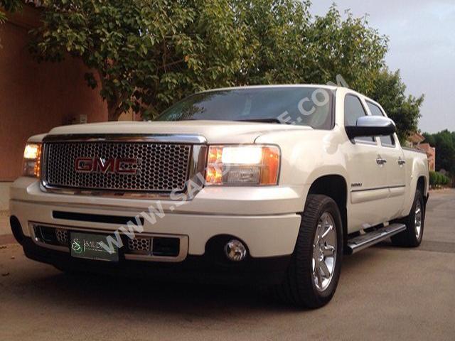 2013 GMC Sierra Denali