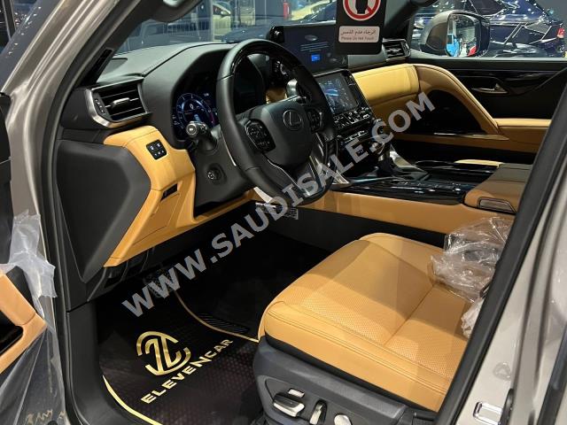 2023 لكزس إل إكس 600