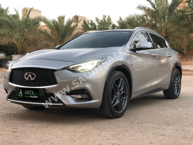 2018 انفينيتي كيو 30