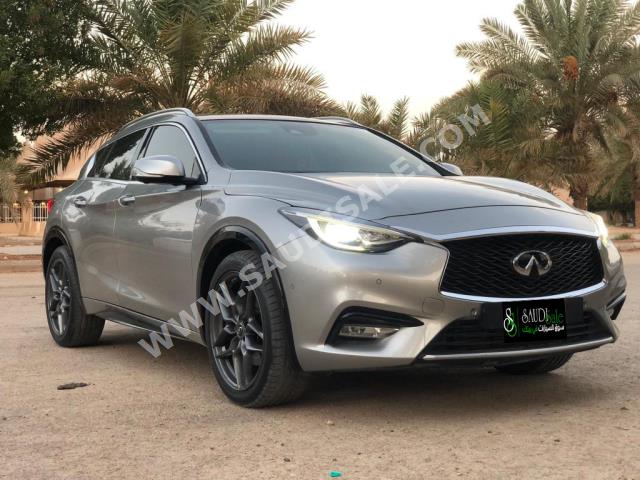 2018 انفينيتي كيو 30