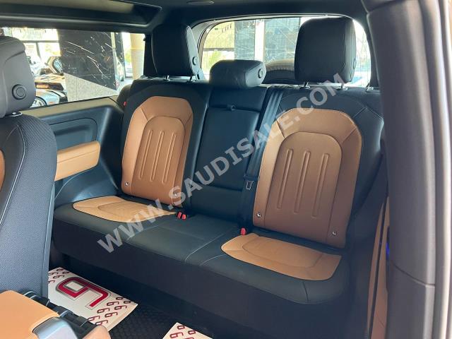 2023 لاند روفر ديفيندر اكس