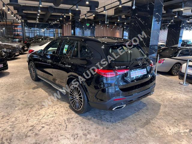 2023 مرسيدس - بنز جي إل سي 200