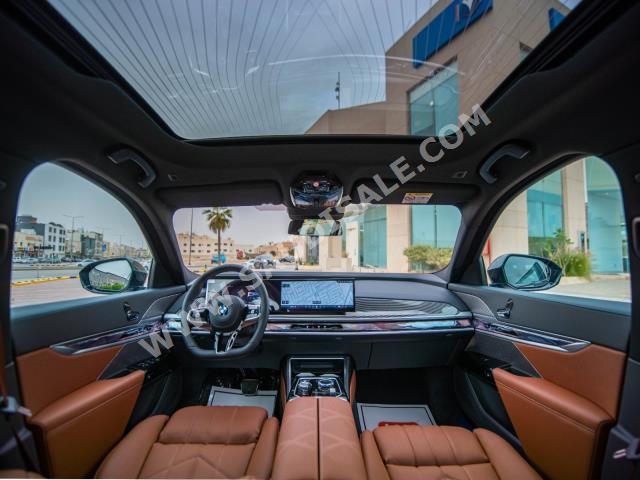 2024 بي ام دبليو الفئة السابعة 735أي