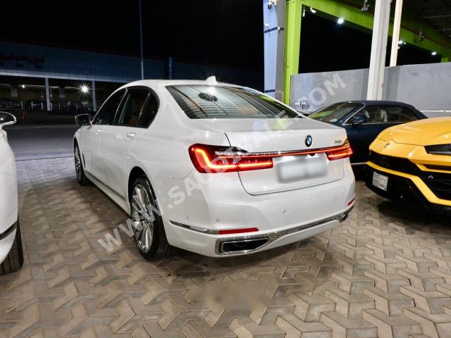 2021 بي ام دبليو الفئة السابعة 740 إل أي