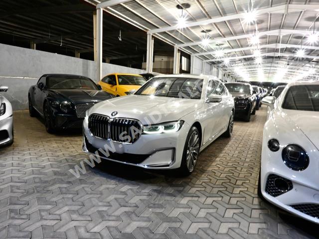 2021 بي ام دبليو الفئة السابعة 740 إل أي