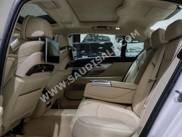 2016 بي ام دبليو الفئة السابعة 740 إل أي