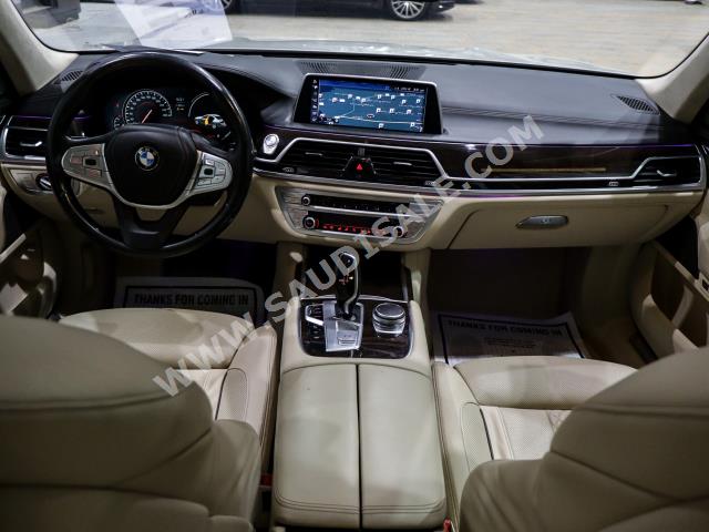 2016 بي ام دبليو الفئة السابعة 740 إل أي