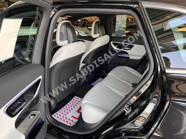 2023 مرسيدس - بنز جي إل سي 200