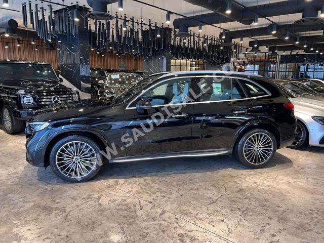 2023 مرسيدس - بنز جي إل سي 200