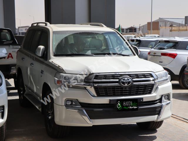 2021 تويوتا لاند كروزر في اكس ار