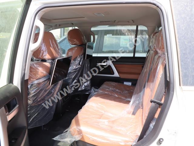 2021 تويوتا لاند كروزر في اكس ار