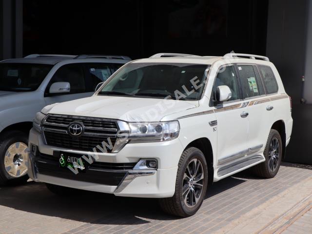 2021 تويوتا لاند كروزر في اكس ار