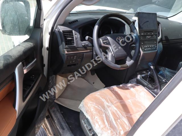 2021 تويوتا لاند كروزر في اكس ار