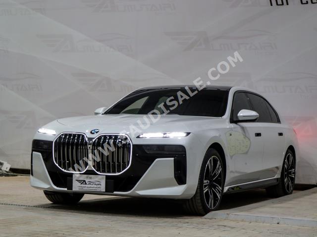 2024 بي ام دبليو الفئة السابعة 735أي