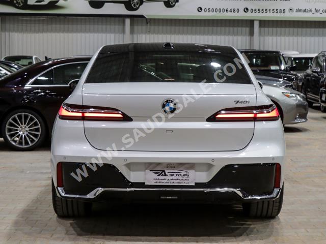 2024 بي ام دبليو الفئة السابعة 735أي