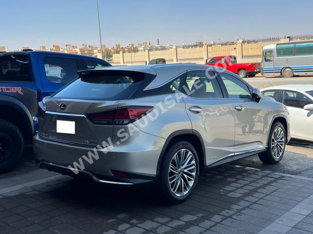 2022 لكزس أر إكس 450 هابرد