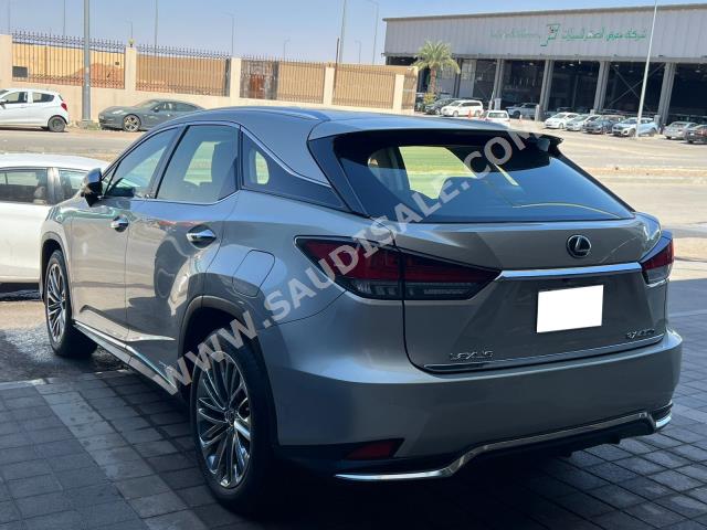 2022 لكزس أر إكس 450 هابرد