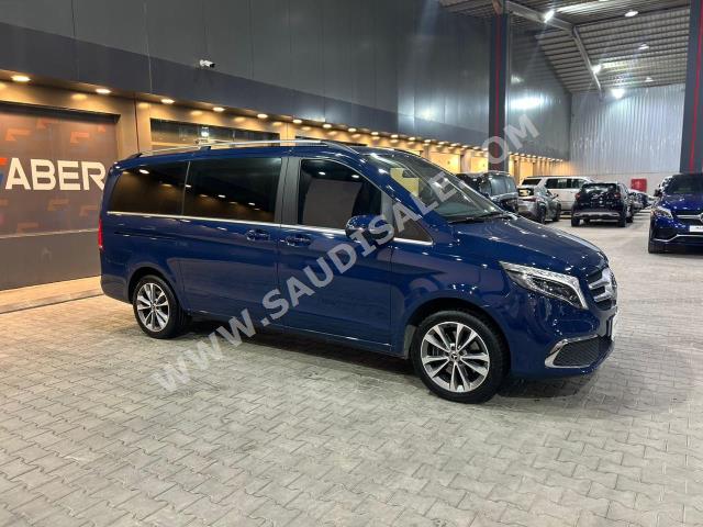 2023 مرسيدس - بنز في 250