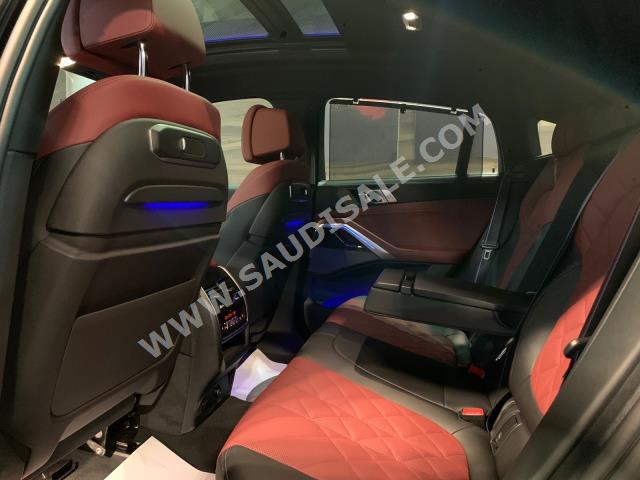 2024 بي ام دبليو الفئة اكس 6