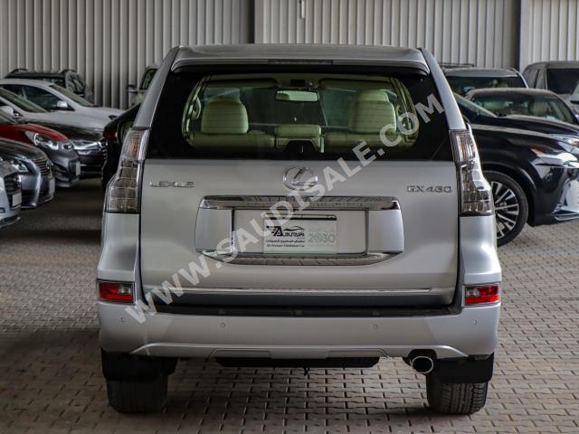 2016 لكزس جي إكس 460