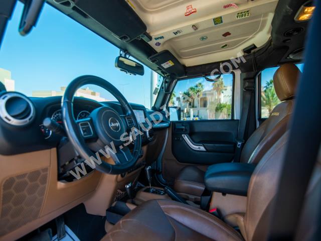 2014 جييب رانجلر صحارى