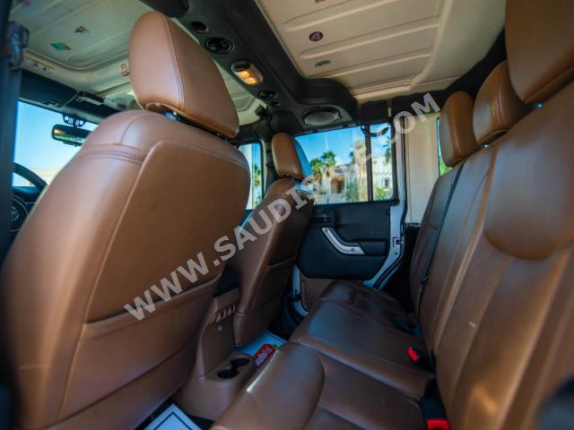 2014 جييب رانجلر صحارى