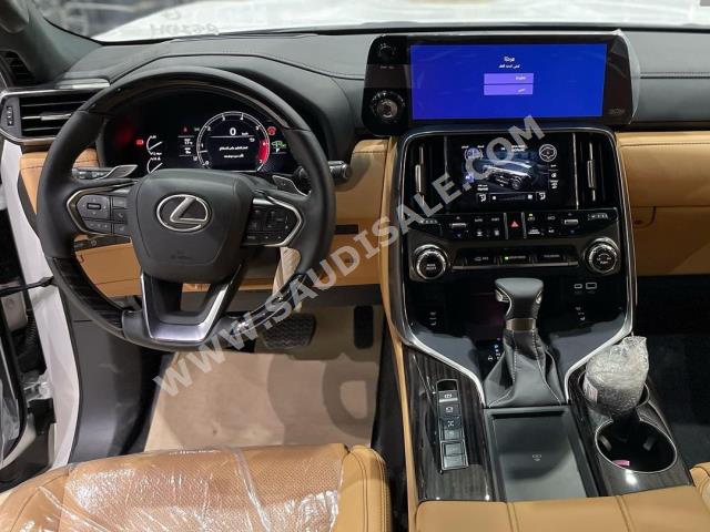 2024 لكزس إل إكس 600