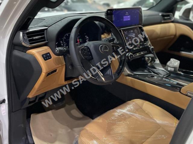 2024 لكزس إل إكس 600