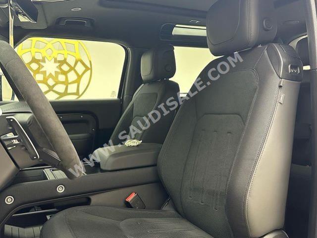 2022 لاند روفر ديفيندر