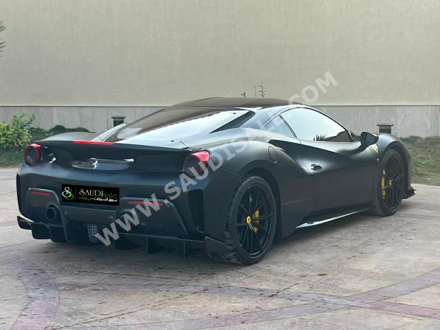 2020 فيراري بيستا 488