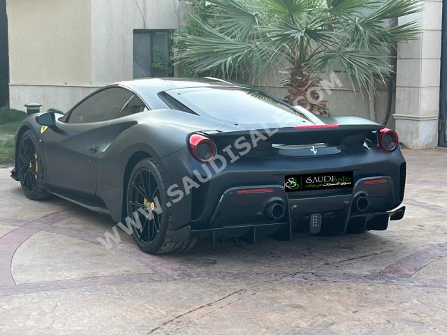 2020 فيراري بيستا 488