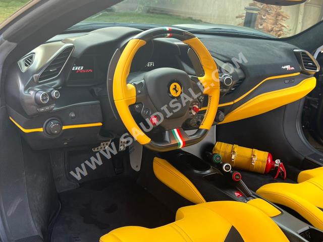 2020 فيراري بيستا 488