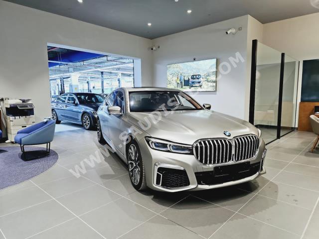 2022 بي ام دبليو الفئة السابعة 740 إل أي