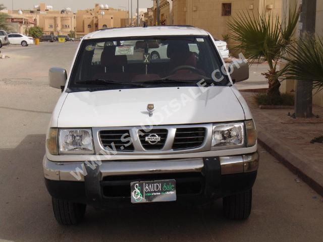2002 نيسان داتسون غمارتين
