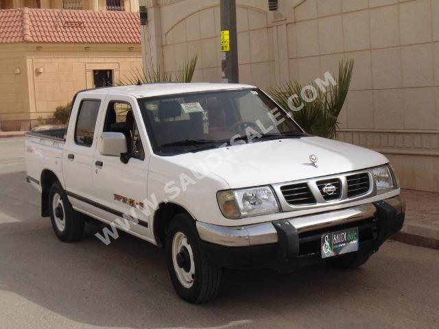 2002 نيسان داتسون غمارتين